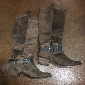 Not Rates knee high heel boots